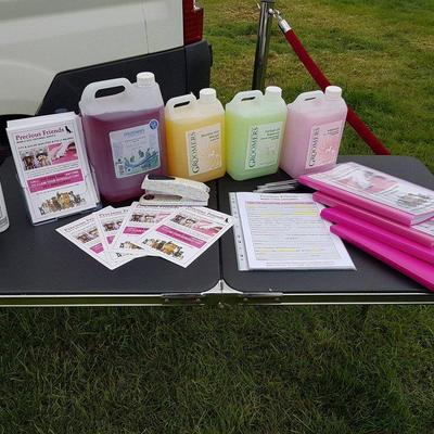 Small a display outside the grooming van 01